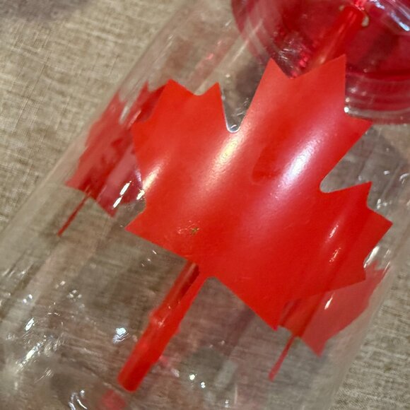 Maple Leaf Reusable 18oz Plastic Cups with Lids and Straws - 10 units - Picture 6 of 6